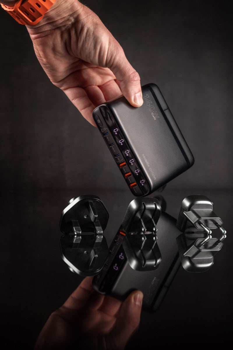 Cestovní nabíječka GaN EU/UK/US 3× USB-C + 3× USB-A PW12, 140W, Černá