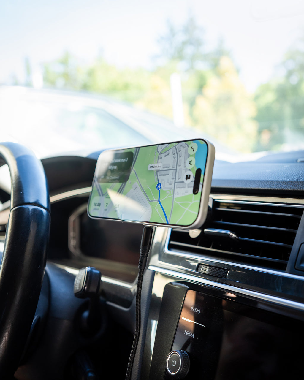 Wireless Car Vent Charger CA18, compatible with Apple Watch/iPhone MagSafe