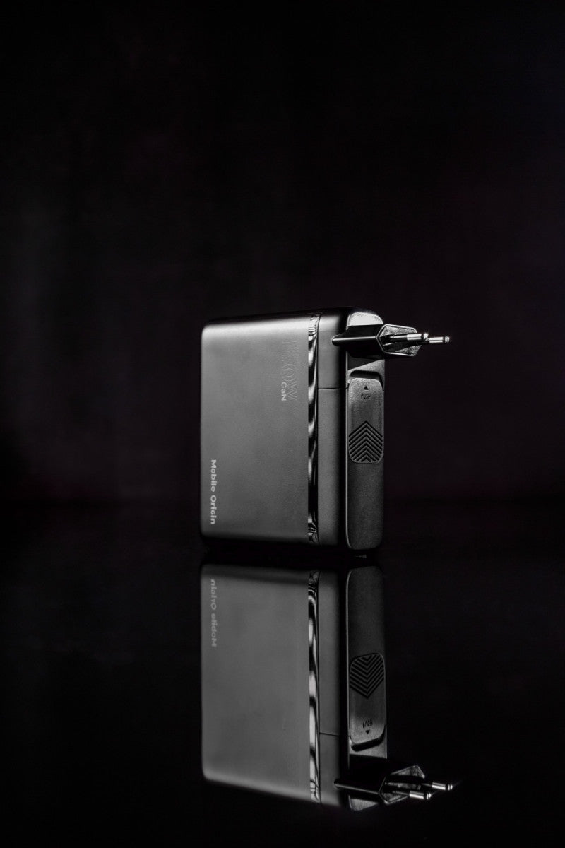 Cestovní nabíječka GaN EU/UK/US 3× USB-C + 3× USB-A PW12, 140W, Černá