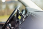 Bezdrátová Magnetická nabíječka do autoventilace Qi2 CA15 s integrovaným větráčkem